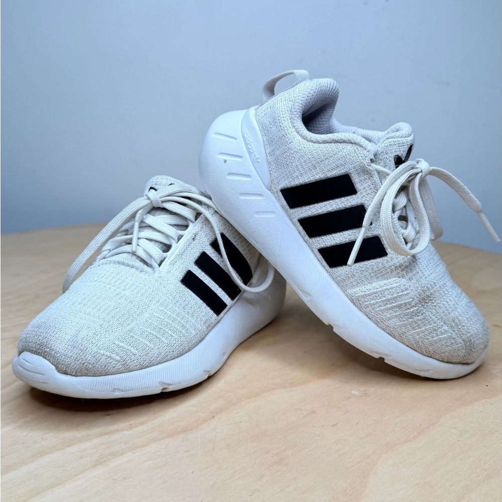 Adidas Unisex Swift Run 22 J Running Shoes Sneakers Toddler Size 10.5C